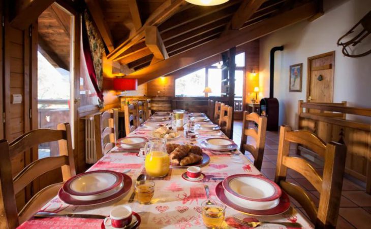 Ski Chalet Vallon Blanc, La Tania, Dining Room